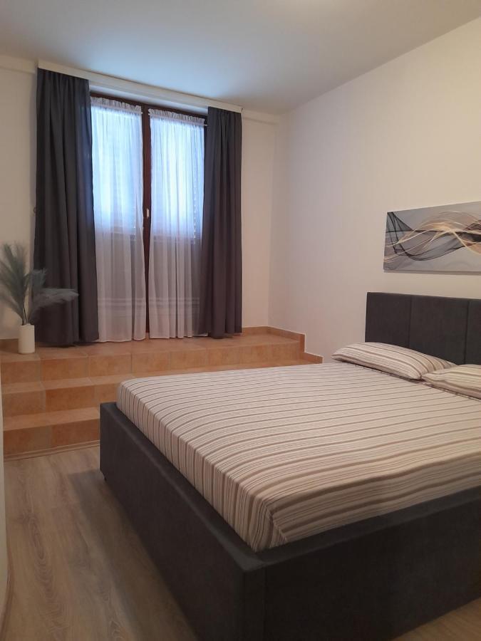 Villa Milan Vinkuran Exteriör bild